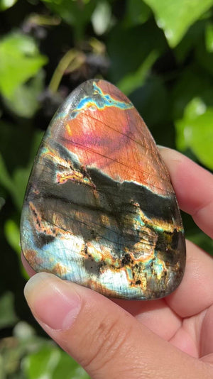 
            
                Load and play video in Gallery viewer, L Labradorite Cab
            
        